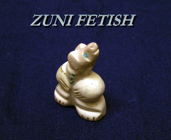 ZUNI ズニ族のお守りフェティッシュ 二歩足の白いベアー